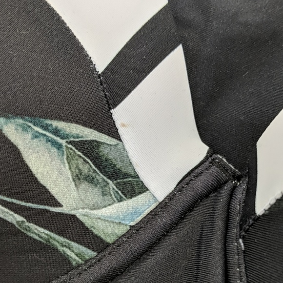 Cupshe wire bathing suit size M - Picture 3 of 3